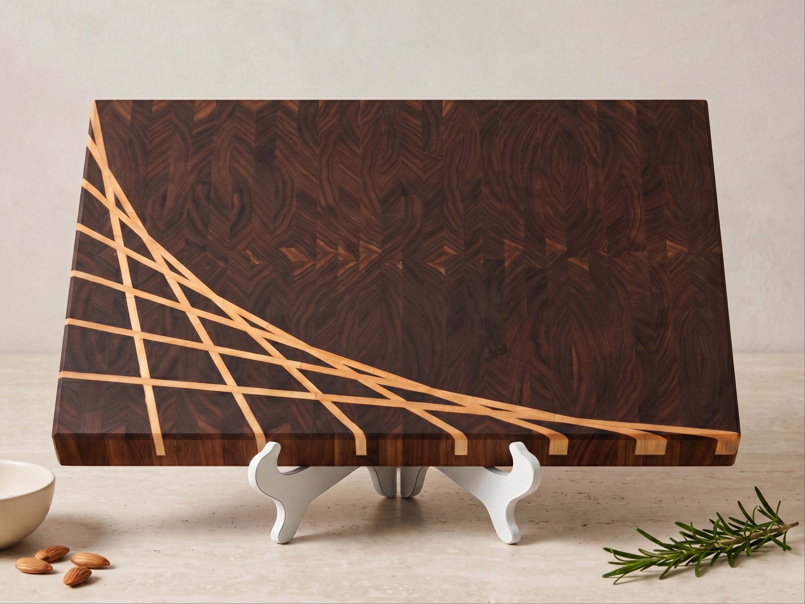 Walnut cutting board — Normal, Solid